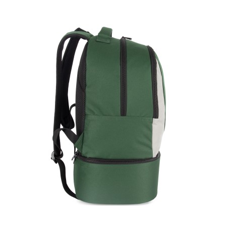 Sports bag with semirigid bottom