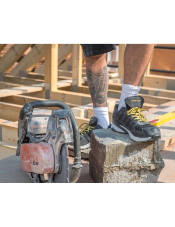 Lightweight safety trainer safety shoes