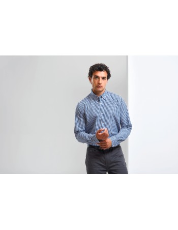 Large-check gingham shirt