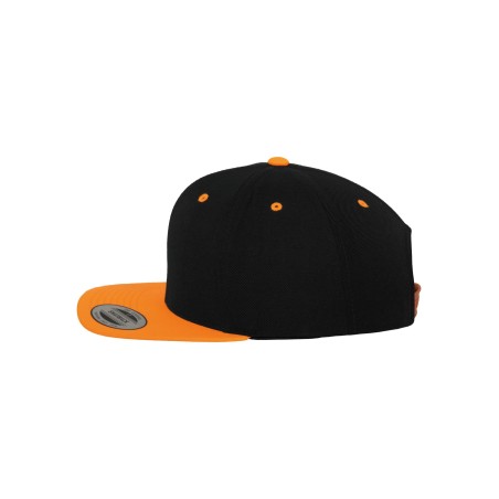 Classic two-tone snapback cap