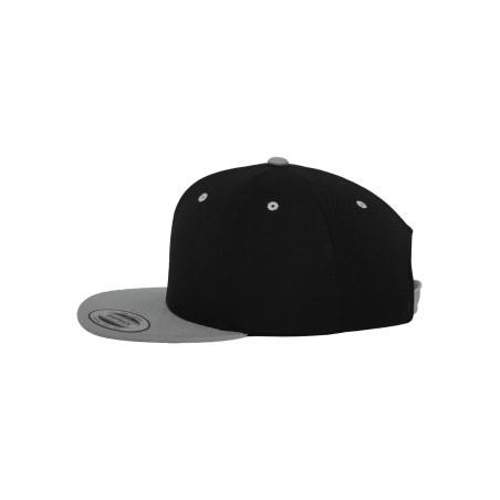 Classic two-tone snapback cap
